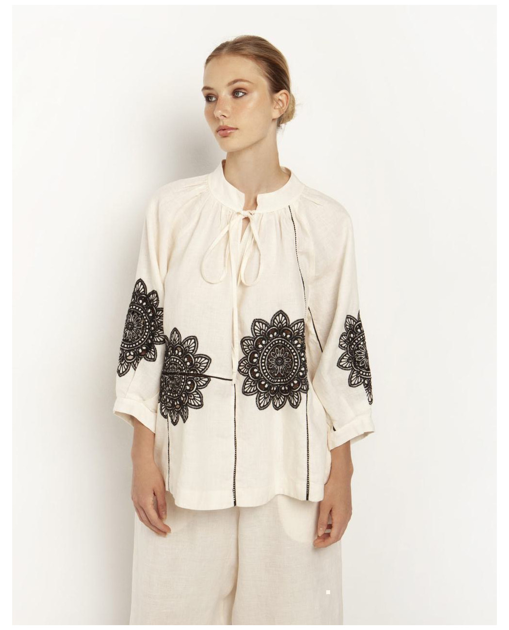 EMBROIDERED TOP EMBROIDERED TOP