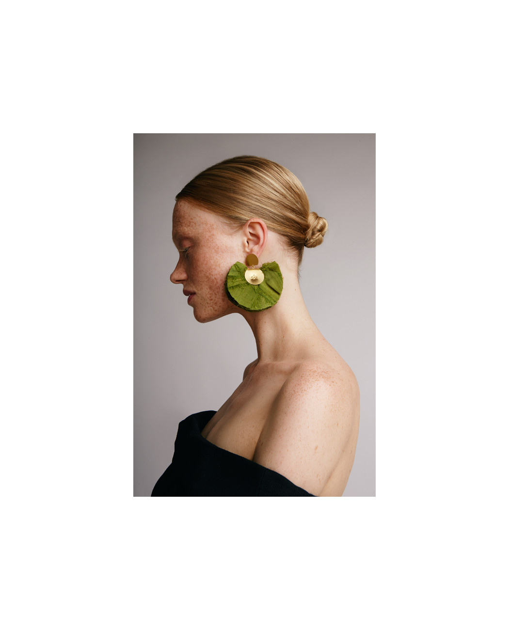 Mini silky fan earrings/ Olive Green