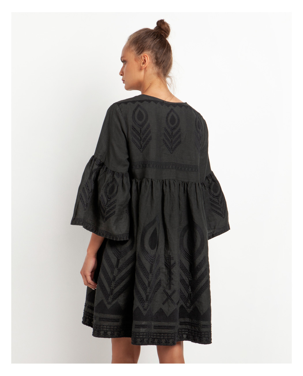 SHORT EMBROIDERED DRESS SHORT EMBROIDERED DRESS