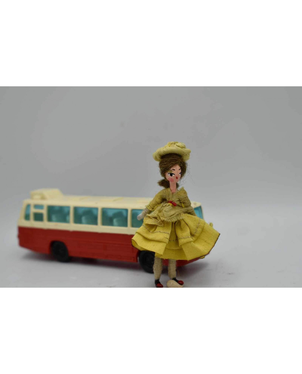 Καρφίτσα - Κούκλα