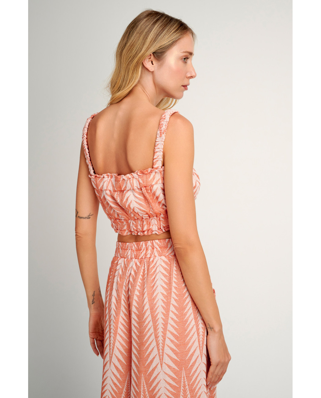 ZAKAR CROP TOP ZAKAR CROP TOP