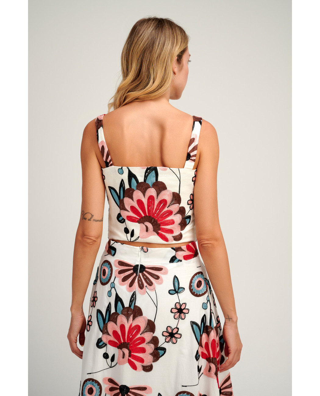 EMBROIDERED CROP TOP EMBROIDERED CROP TOP