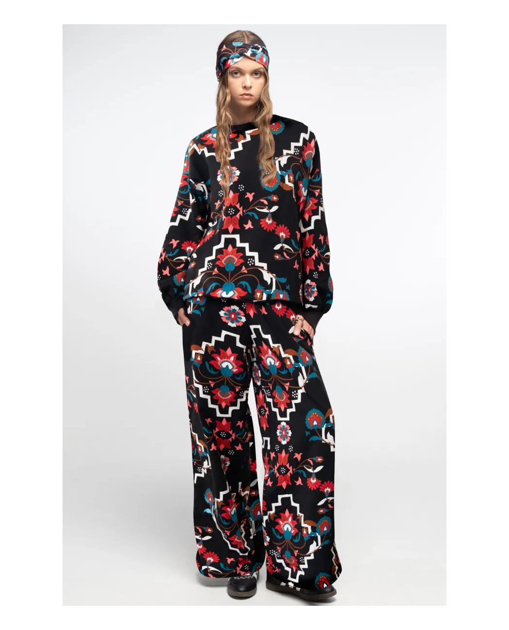 ROMANCER SWEATER TOP