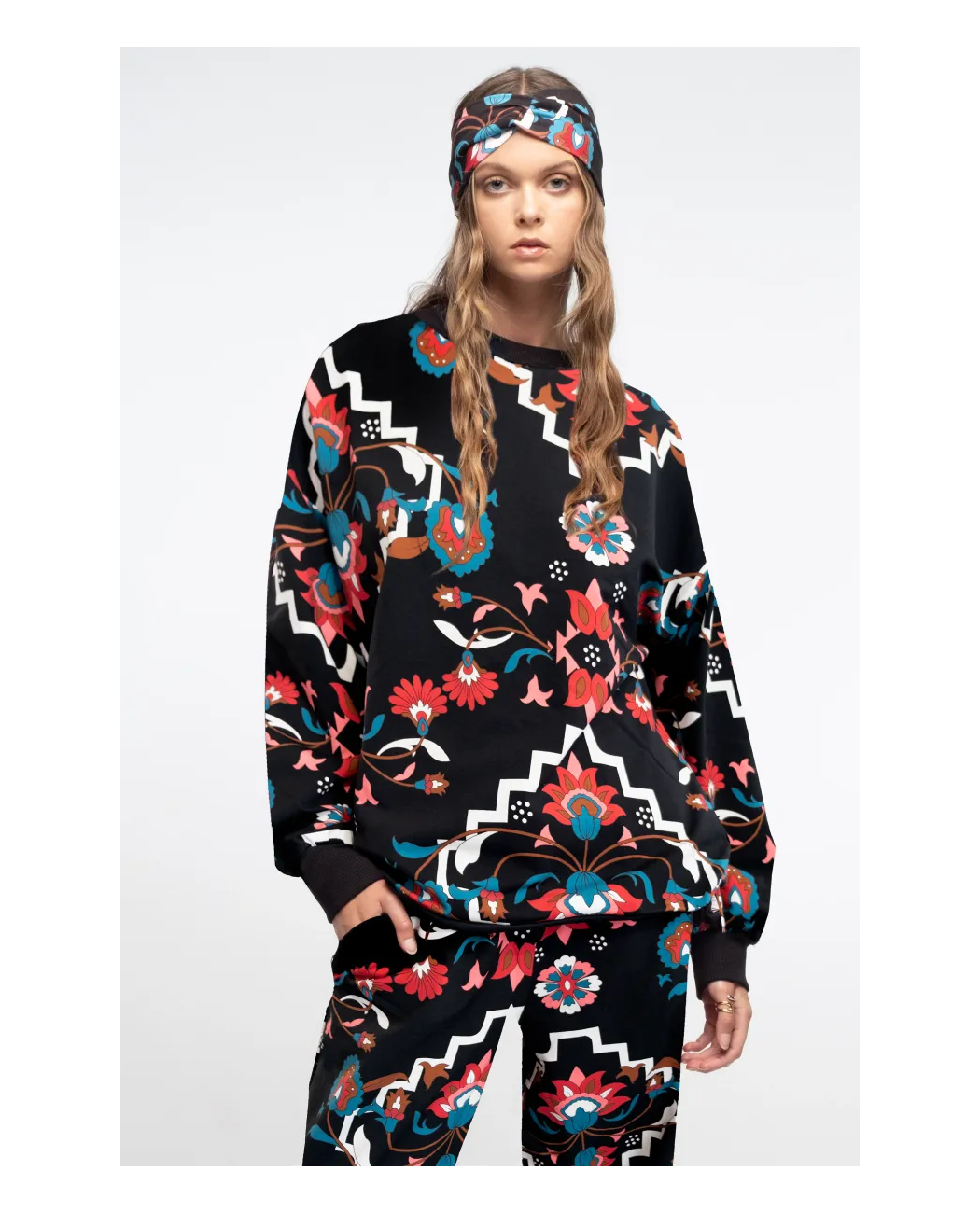 ROMANCER SWEATER TOP