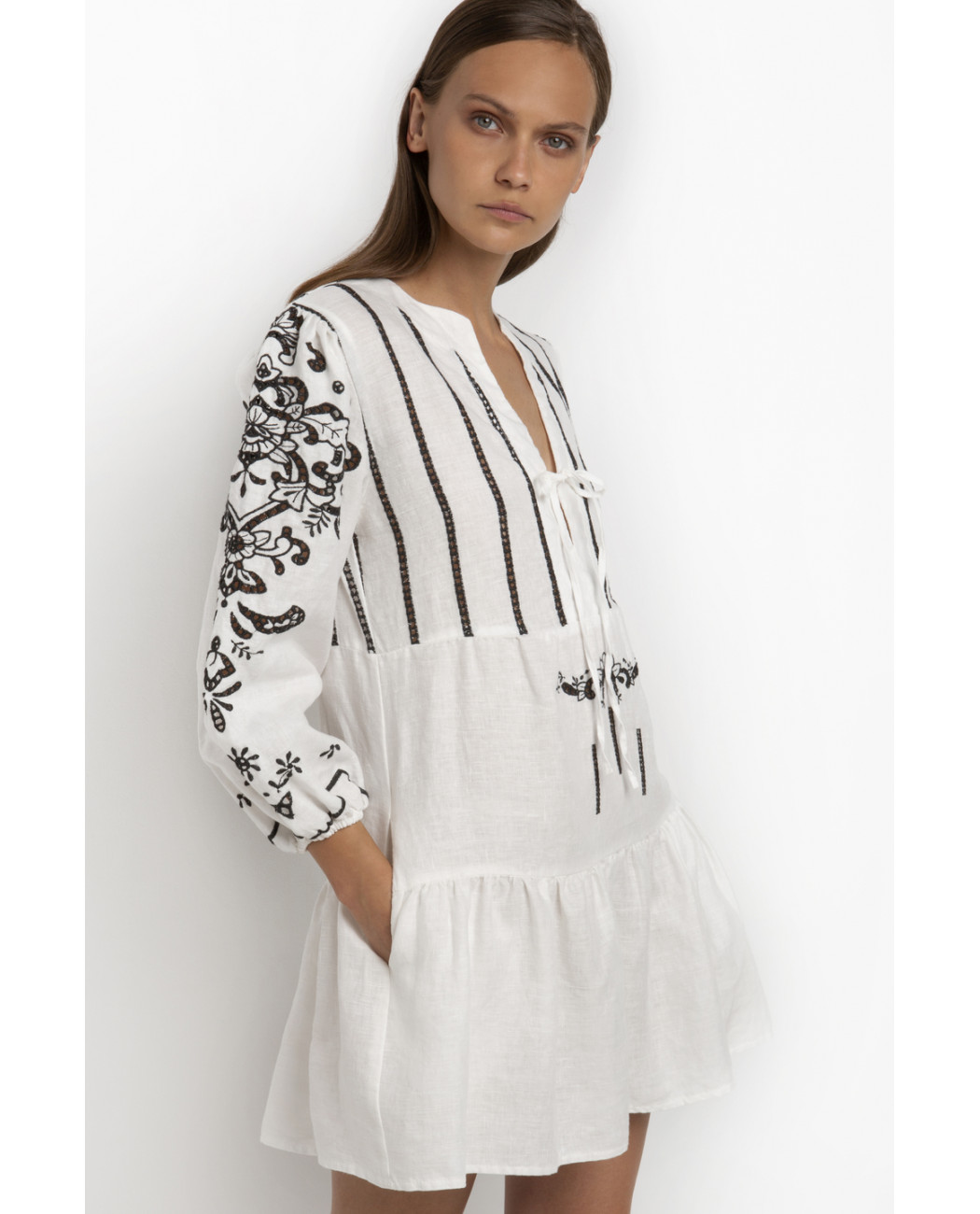 SHORT EMBROIDERED DRESS SHORT EMBROIDERED DRESS