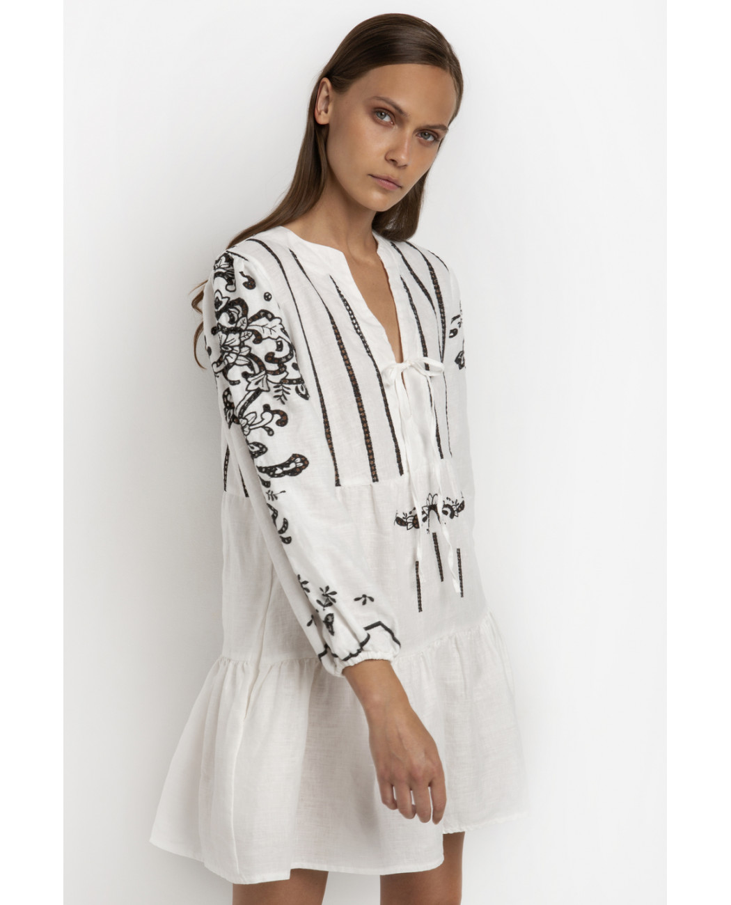 SHORT EMBROIDERED DRESS SHORT EMBROIDERED DRESS